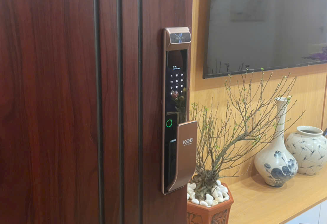 Khóa cửa chung cư