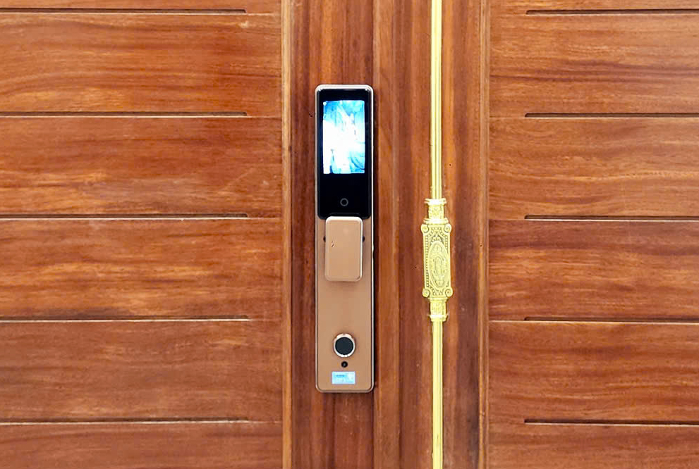 Khóa cửa gỗ